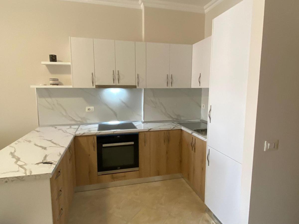 Ami Apartament فلورا المظهر الخارجي الصورة