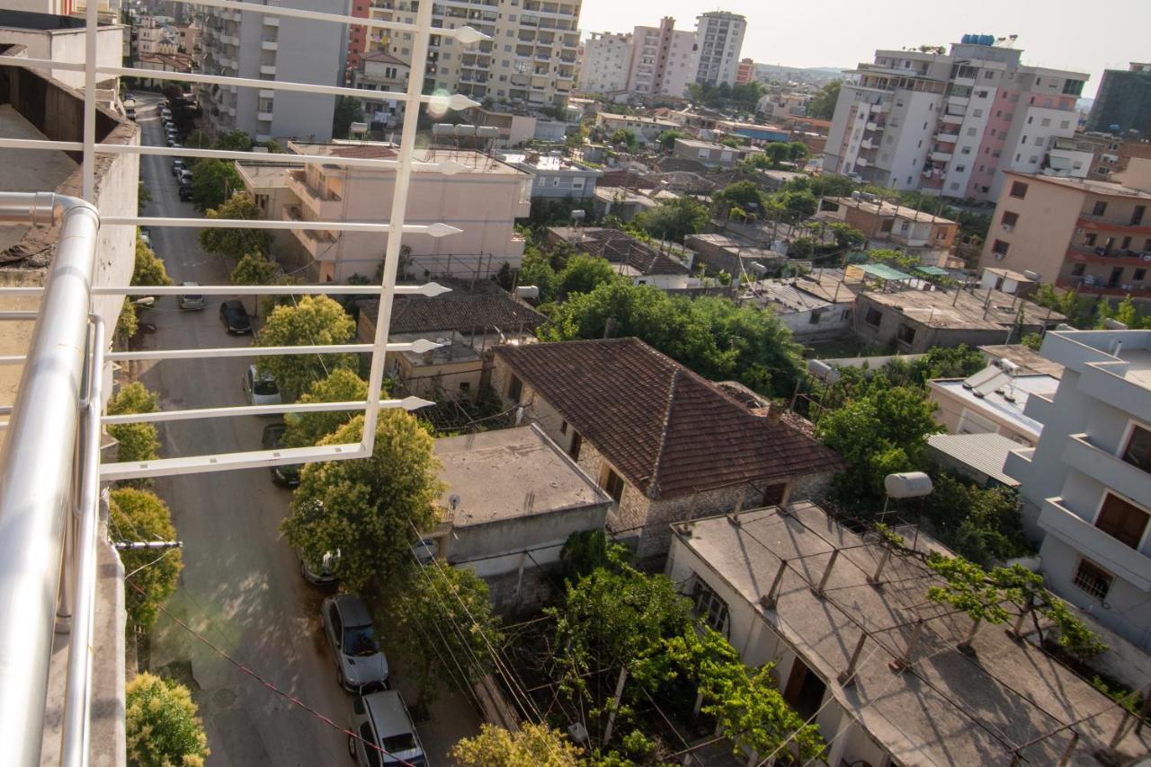Ami Apartament فلورا المظهر الخارجي الصورة
