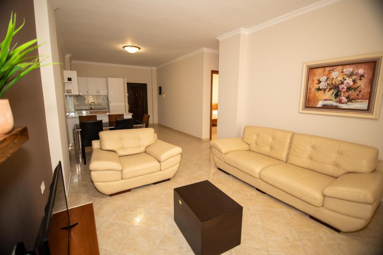 Ami Apartament فلورا المظهر الخارجي الصورة