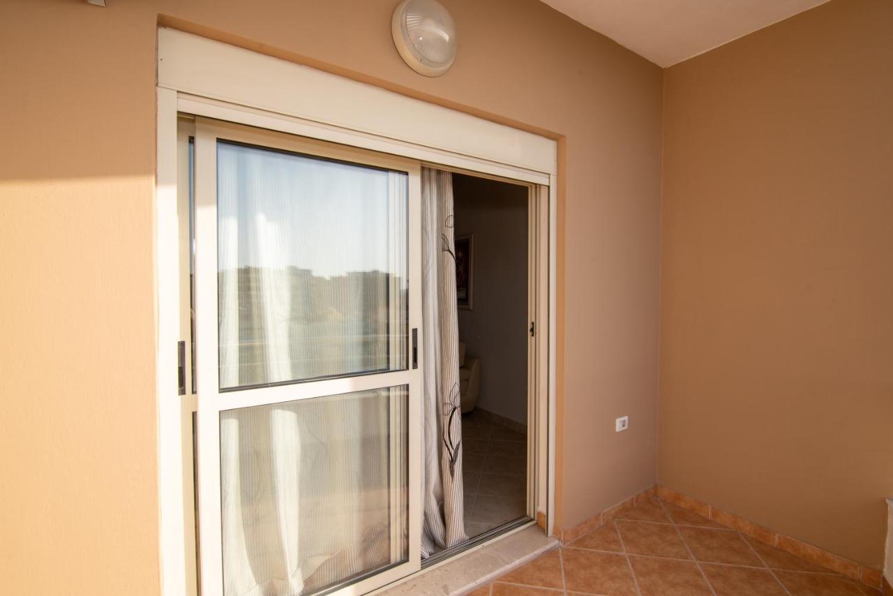 Ami Apartament فلورا المظهر الخارجي الصورة