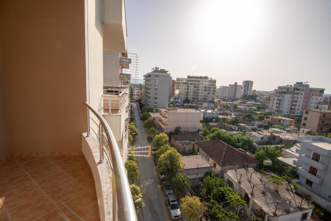Ami Apartament فلورا المظهر الخارجي الصورة