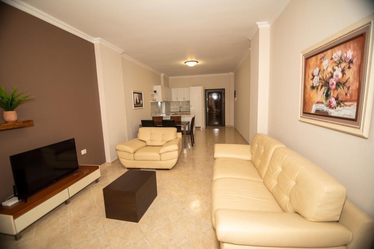 Ami Apartament فلورا المظهر الخارجي الصورة