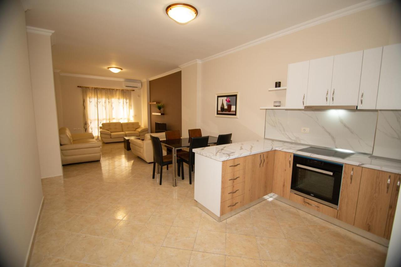 Ami Apartament فلورا المظهر الخارجي الصورة
