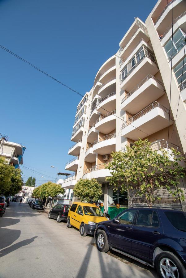 Ami Apartament فلورا المظهر الخارجي الصورة