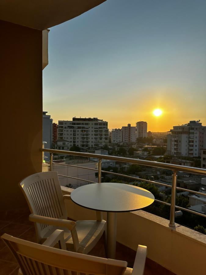 Ami Apartament فلورا المظهر الخارجي الصورة